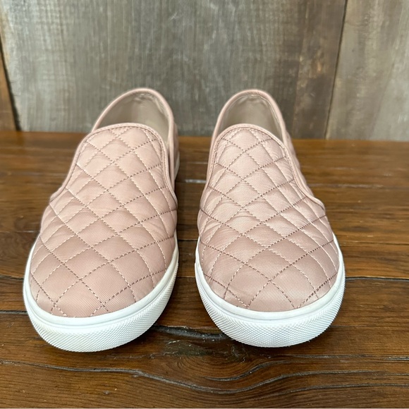 Steve Madden Ecentrcq Quilted Slip On Sneaker Shoe in Pink Size 9.5 Women’s - Picture 4 of 15